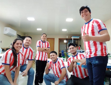Equipo comercial de PRICO en reunión de trabajo